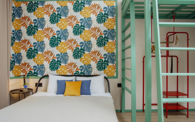 Retro Green Apart Flat