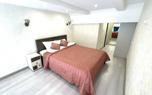 Апартаменты Дизайнерские двухуровневые 54 м2