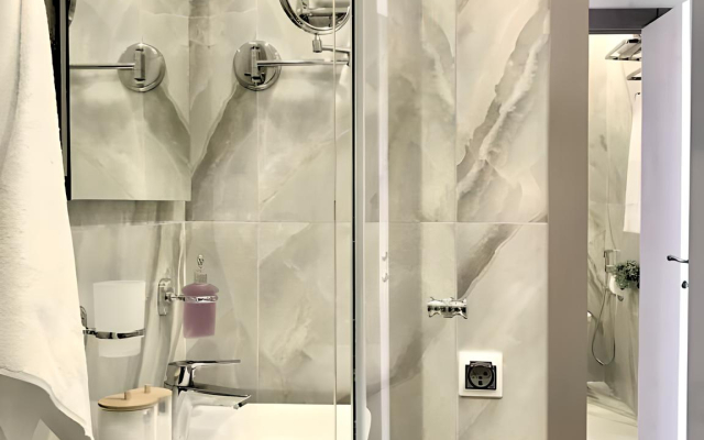 Апартаменты АК Миррор на Учительской