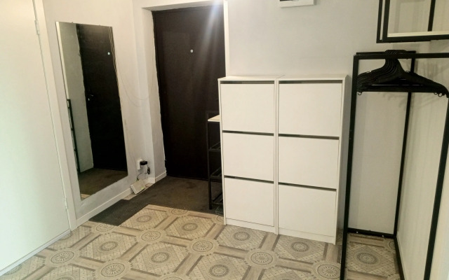 V Shelekhove Flat