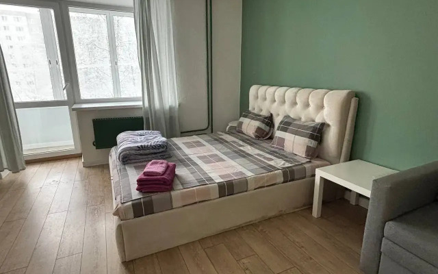 Uyutnaya Treshka Ryadom S Yubileynym Flat