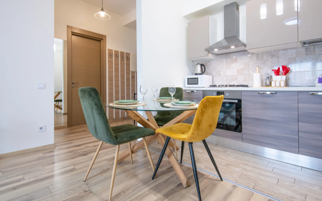 Апартаменты рядом с парком и метро