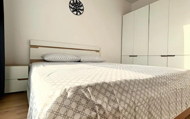 Квартира у метро 21 этаж