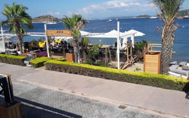 Buk Beach Club Hotel