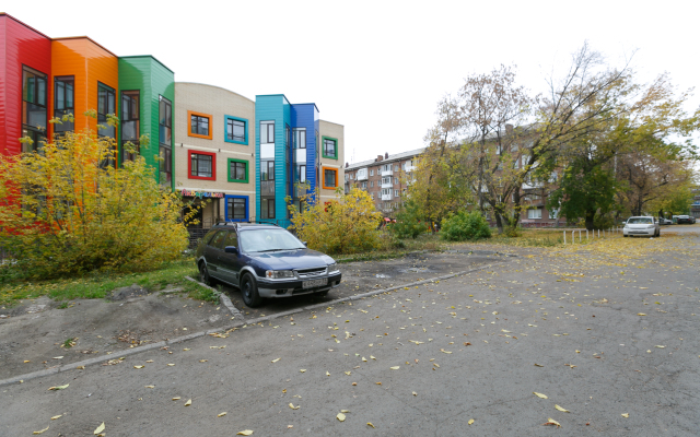 3-Kh Komnatnaya Kvartira v Tsentre Ryadom S TTS Galereya Novosibirsk Apartments