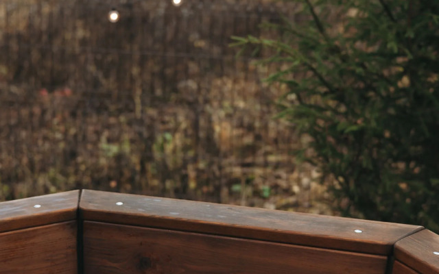 Частный дом с баней и чаном у воды и леса