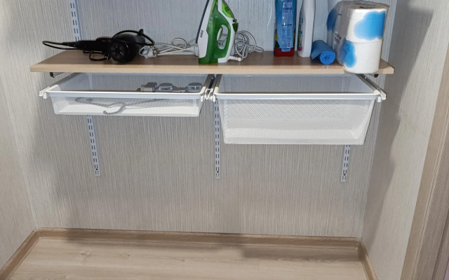 Yevrodvukhkomnatnaya na Revolyutsii 52 B Flat