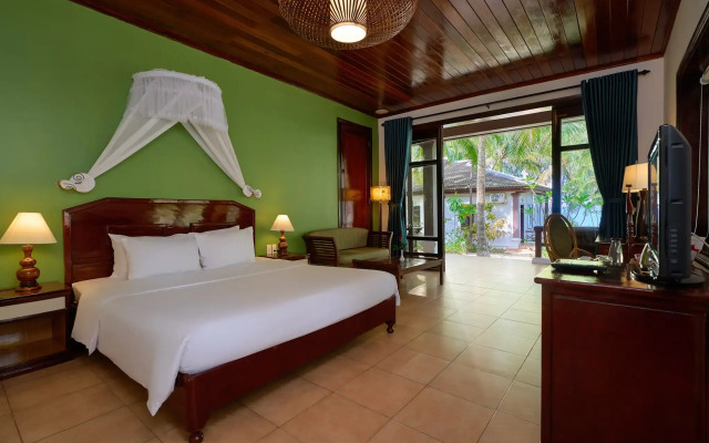 Lang Co Beach Resort