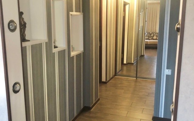 V Tsentre Sukhuma Flat