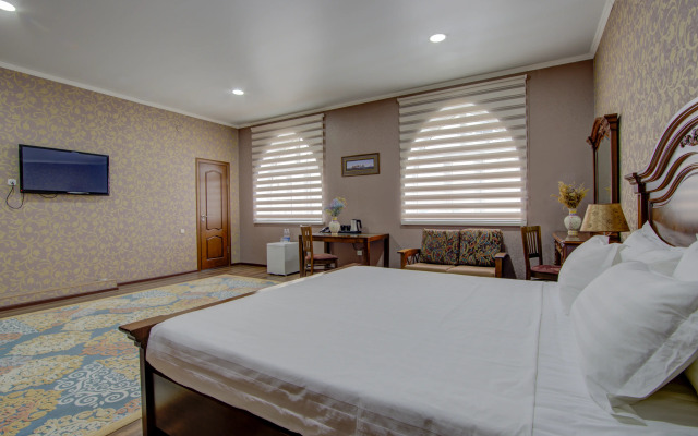 Shah Palace Hotel