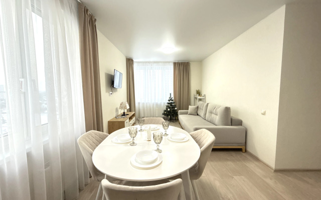 Апартаменты Элитные на берегу реки Тура с видом на Мост Влюбленных