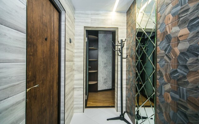 2-Kh Komnatnye Apartamenty Na Kujbysheva Flat