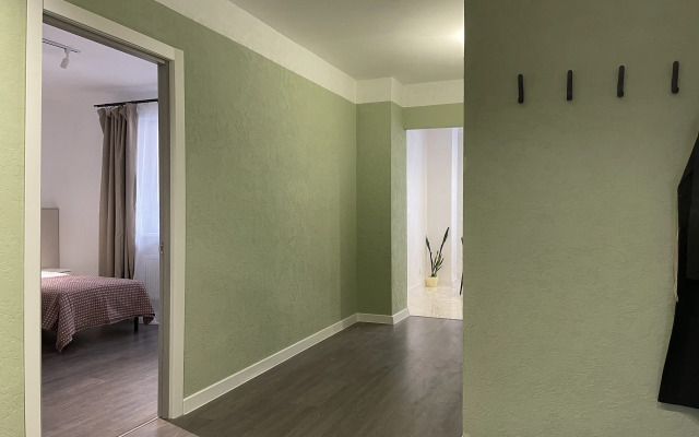 Brusnichny Vzvar Flat