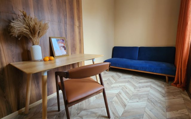 Апартаменты Mid-Century Modern Home