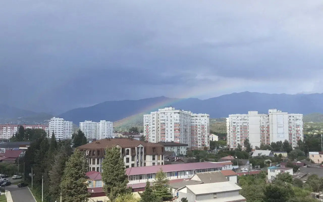S Ppekrasnym Vidom Na Gornye Vershiny Flat