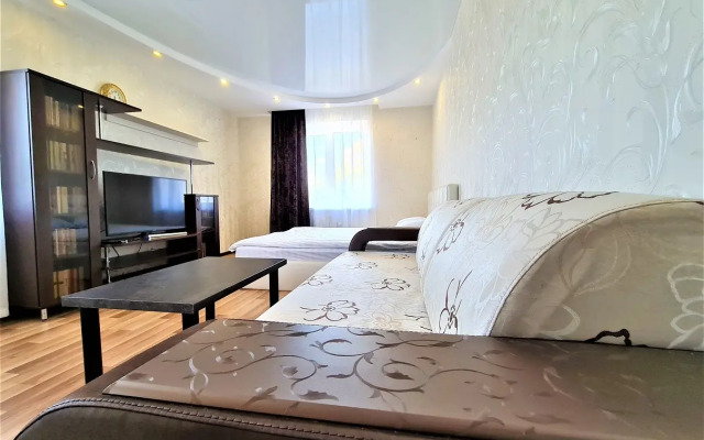 Chetyrekhkomnatnye v Tsentre Apartments