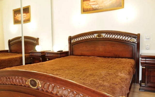 Квартира двуxкoмнатнaя в доме - памятник архитектуры