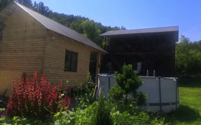 Alpiyskaya Dacha Guest House
