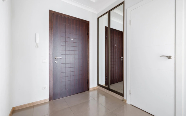 Апартаменты Полулюкс с Балконом и Красивым Видом Юг-Апарт