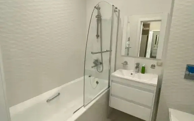 Na Ulitse Pervomayskoy 1 Flat