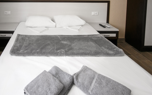 Diamond Delux Guest House