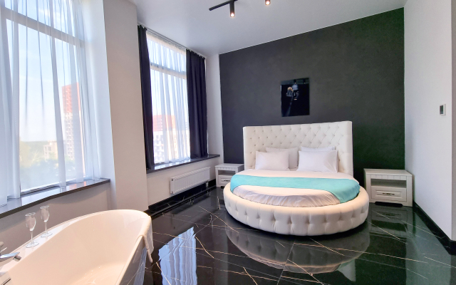 Kristall Hotel