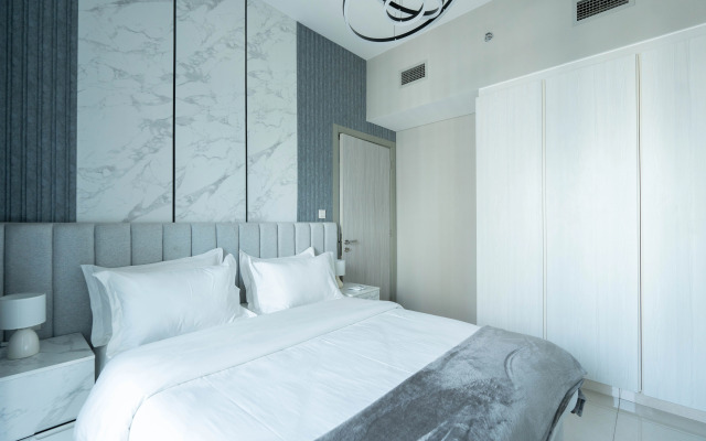 KeyRock Living Dubai Skyline & Pool Access Apartments