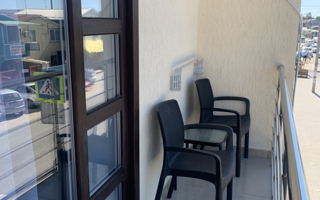 Dlux Apart Hotel