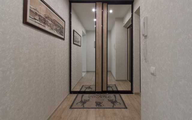 "1 Komnatnaya Na Aslamasa" Apartments