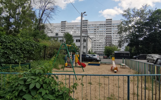 Studiya na 1-y Pionerskoy 82 Flat
