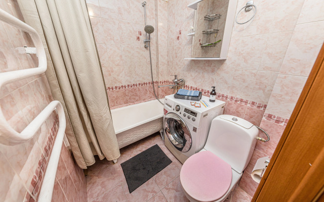 Redisson Blyu Zhdyot Svoikh Gostey Flat