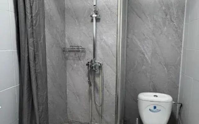 Luchshiy Sayakhat Hostel
