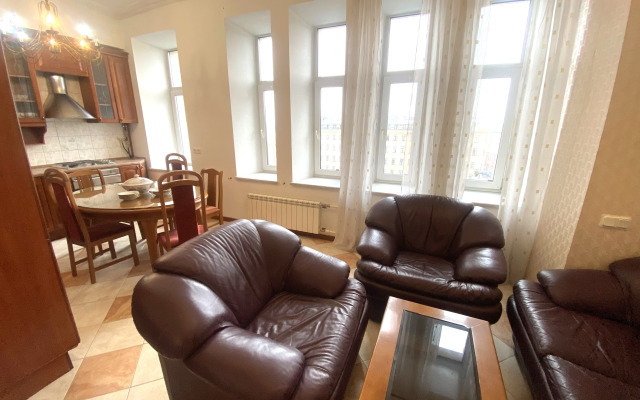 Апартаменты с Видом на Фонтанку