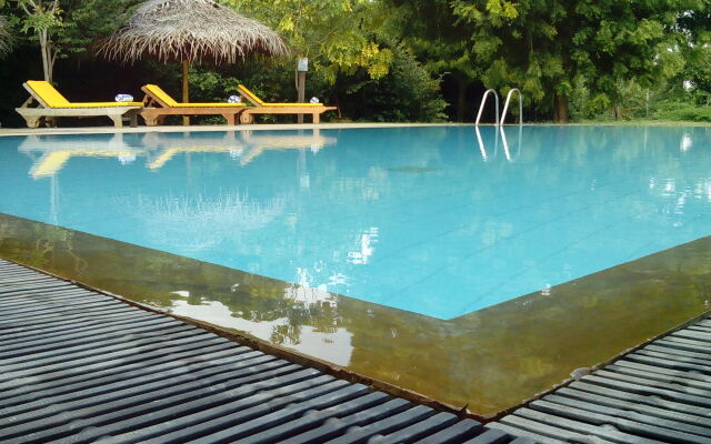 Giman Free Beach Resort Hotel