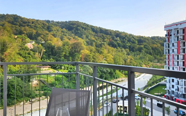 Квартира 2-х комнатная квартира в Сочи с видом на лес