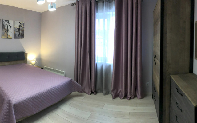 S Kaminom I Saunoy U Ozera Private House