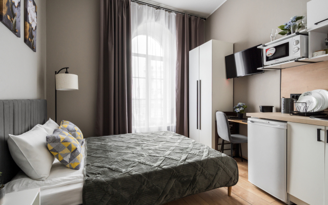 Квартира New Horizon Nevskiy 91 вид на главную улицу Петербурга из вашего окна