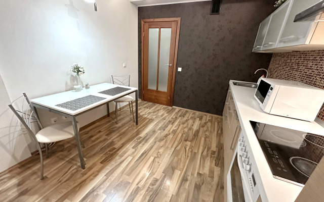 Квартира Шефская 103