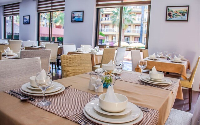 Yaman Life Hotel