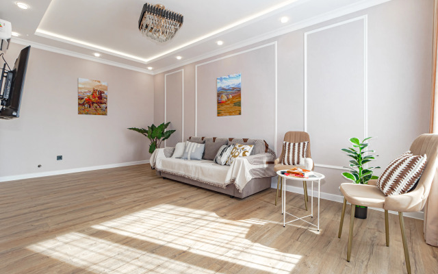 Trekhkomnatnie Ryadom S Trts Abu Dhabi Plaza Apartments