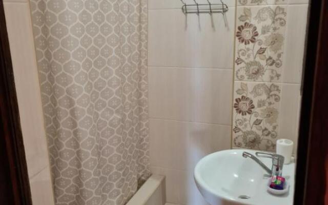 Na Tsvetochnoy 4 Apartments