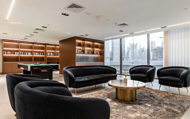 Modern Studio at Paragon Apartments