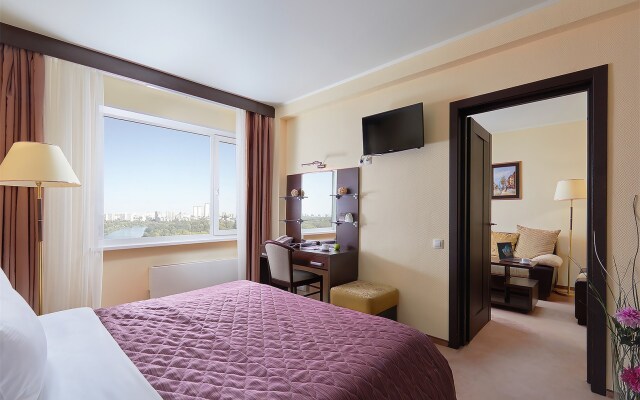 Aristokrat Oficial'nyj partnyor Otelya «Del'ta» Izmajlovo Hotel