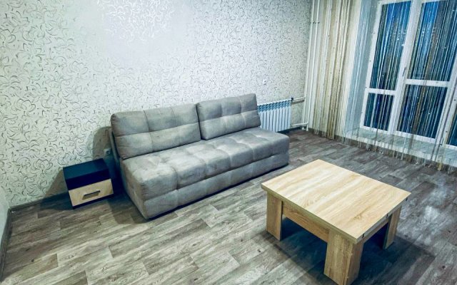 Kvartira Studia s Panoramnym Oknom i Horosim Remontom. Tihij Uutnyj Rajon