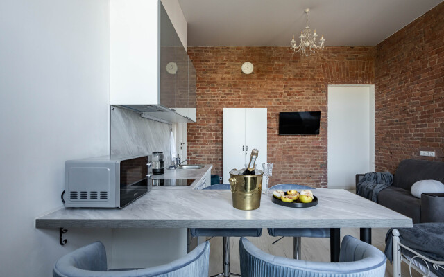 Апартаменты Лофт с Видом на Неву 2