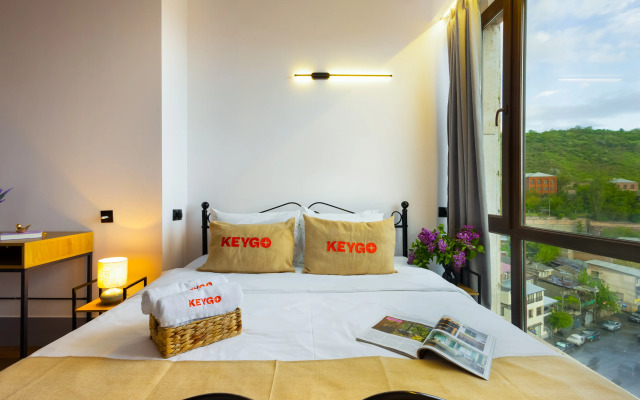 KeyGo #0132 1 Bedroom French Balcony Center Apartments