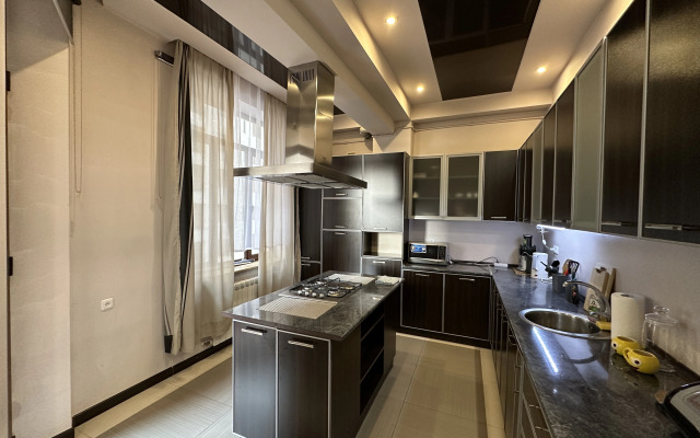 3-komn. ryadom s restoranom DIMOND, DI8210 Flat