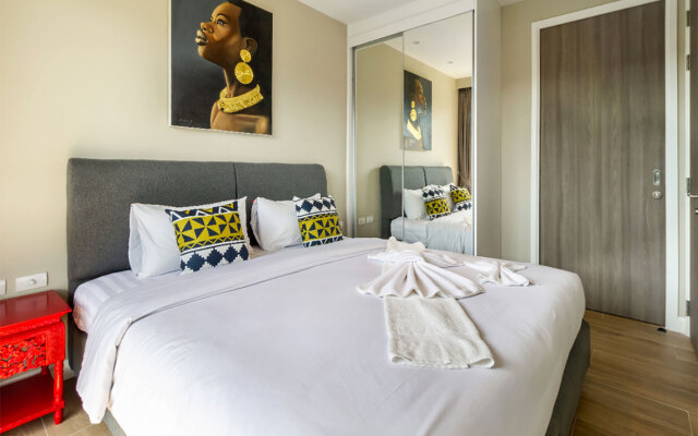 Diamond Condominium by Alexanders Apartments