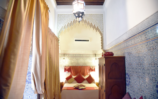 Отель Riad Darzouhour