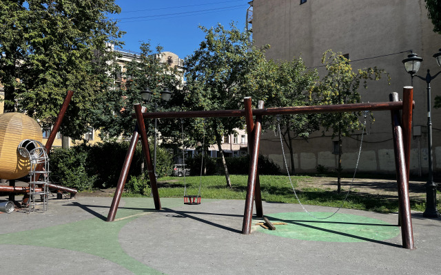 Stilnaya Dizaynerskaya V Odnom Iz Uyutnykh Rayonov Peterburga Flat